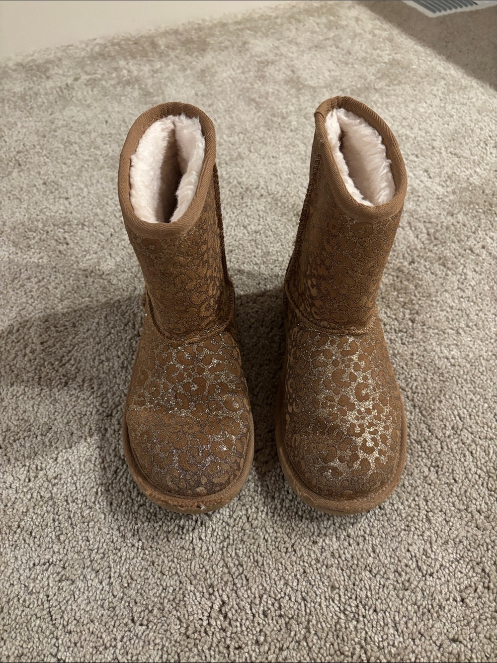 UGG Kids Chestnut Glitter Leopard Classic Short Boots
